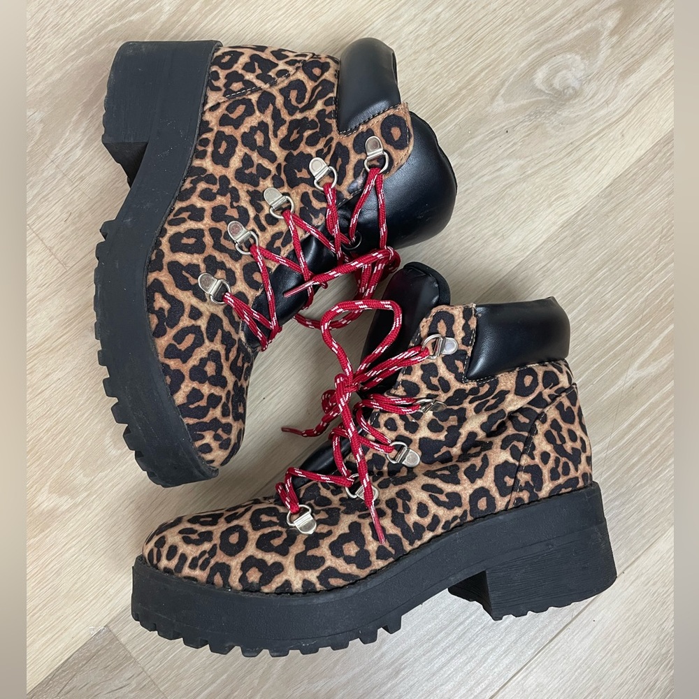 Size 6 Chunky Cheetah Print Ankle Boot